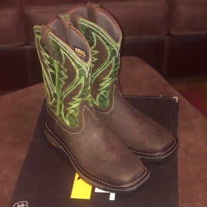 New with box! ARIAT Workhog Boots